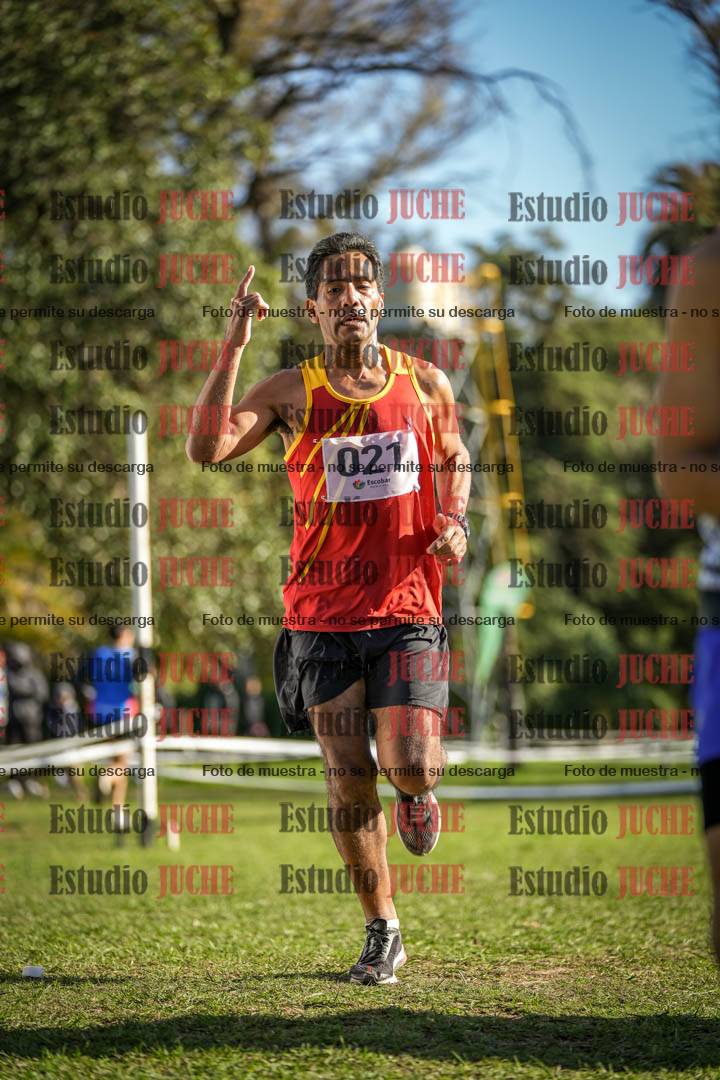 Fotos de la llegada del cross de 4000 m - varones