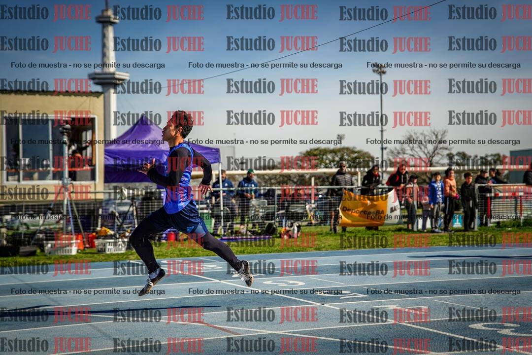 Fotos de los 100 m llanos de varones - U17