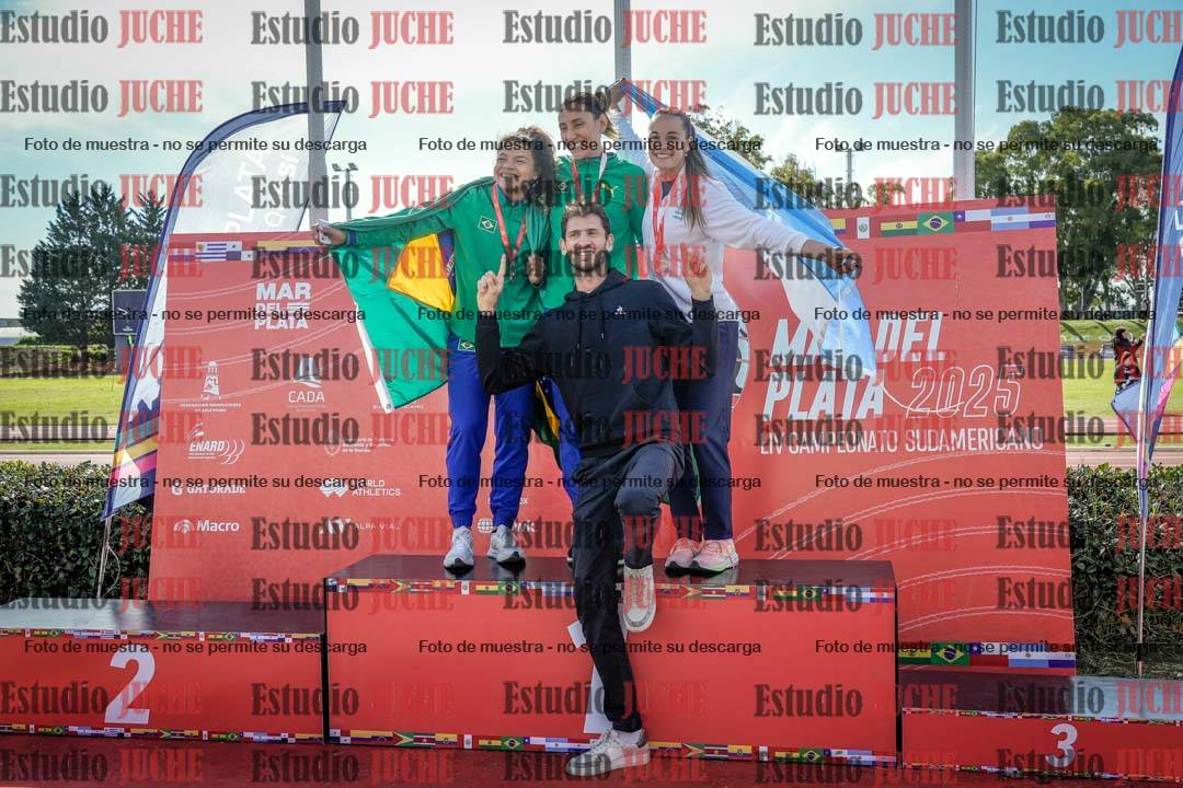 Fotos de algunos extras y podios del día 3