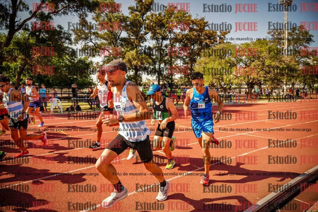 Fotos de los 3000 m llanos de varones