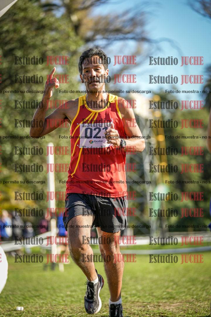 Fotos de la llegada del cross de 4000 m - varones