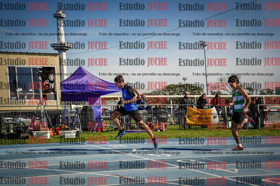 Fotos de los 100 m llanos de varones - U17