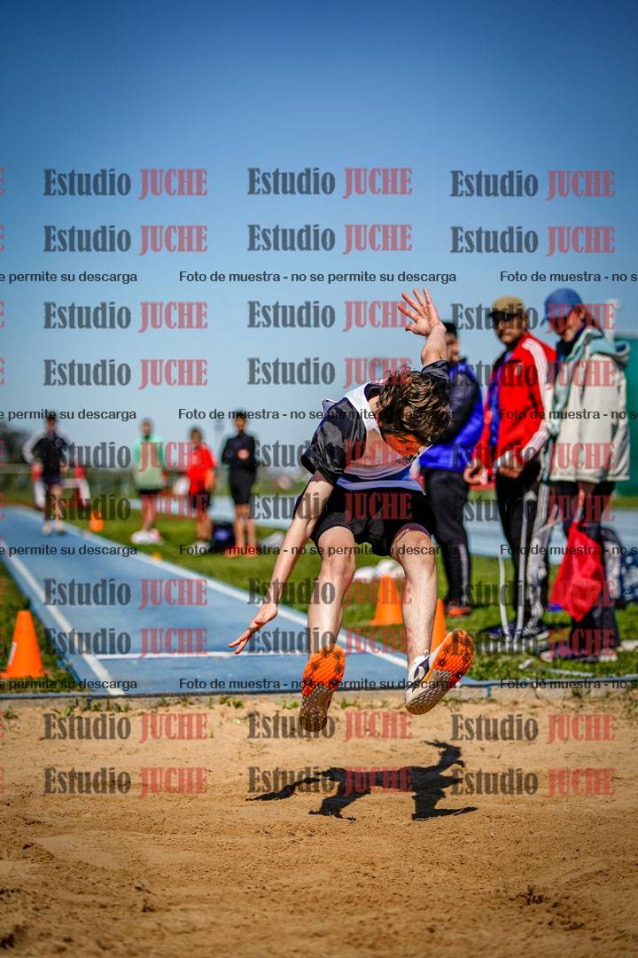 Fotos del salto en largo de varones - U15