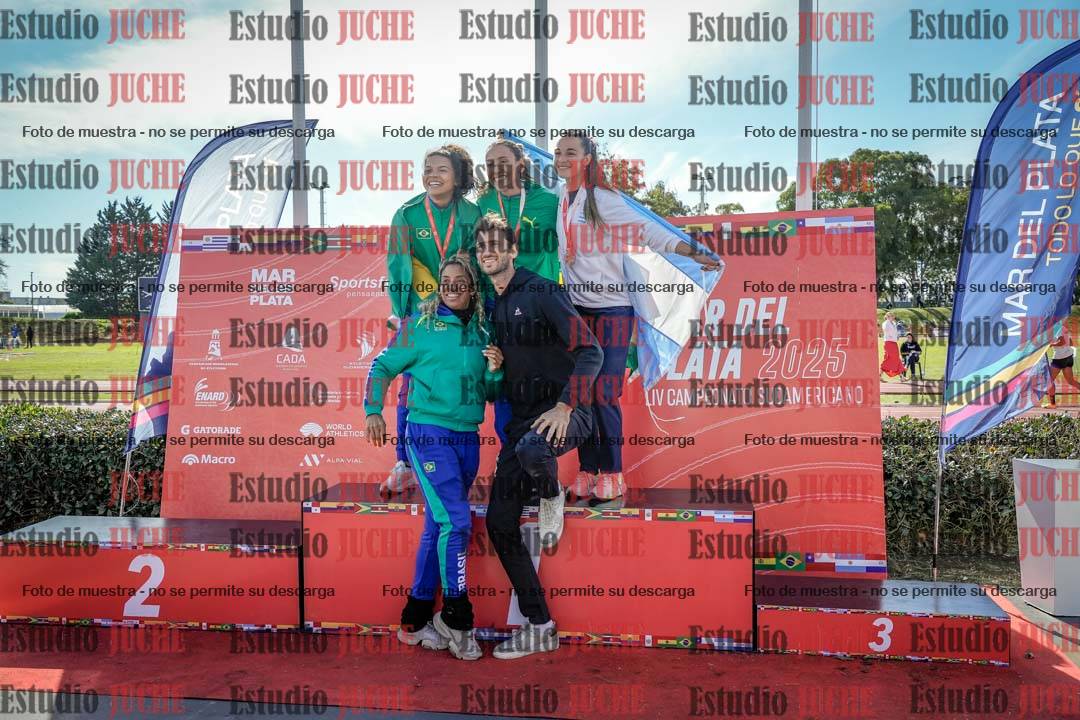 Fotos de algunos extras y podios del día 3