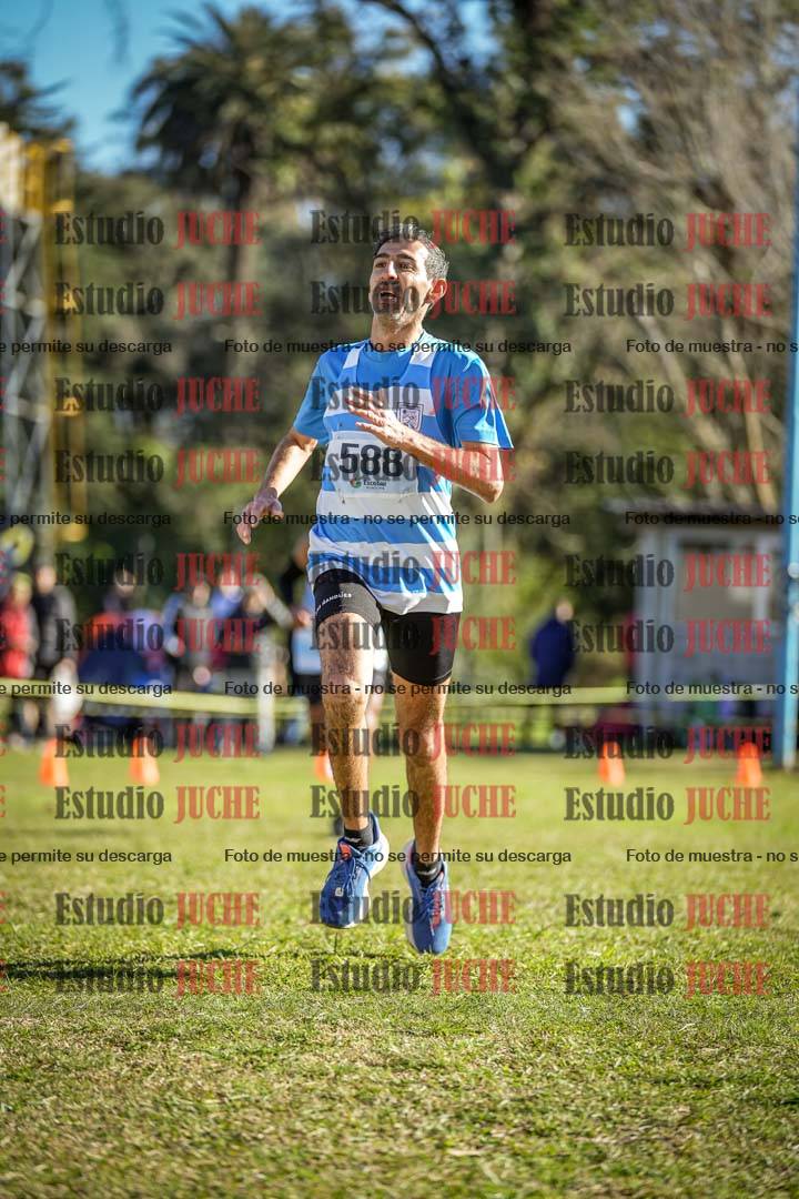 Fotos de la llegada del cross de 4000 m - varones