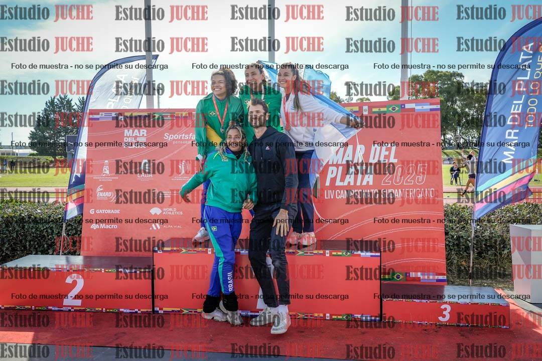 Fotos de algunos extras y podios del día 3