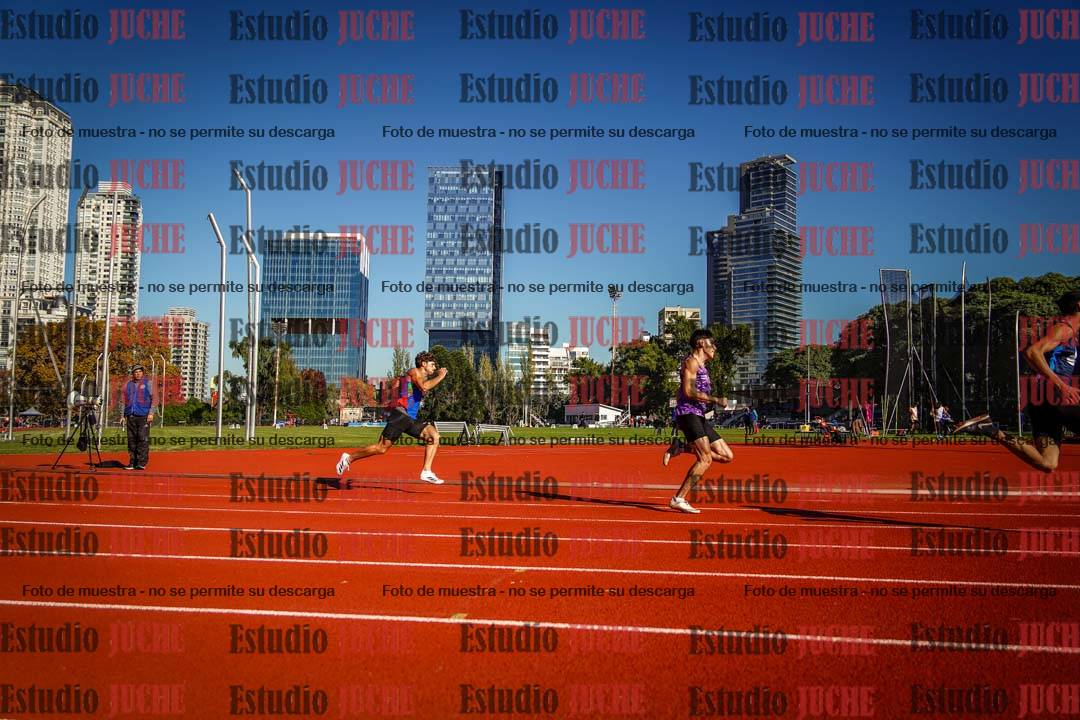 Fotos de los 200 m llanos de varones