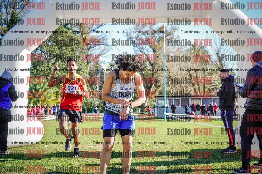 Fotos de la llegada del cross de 4000 m - varones