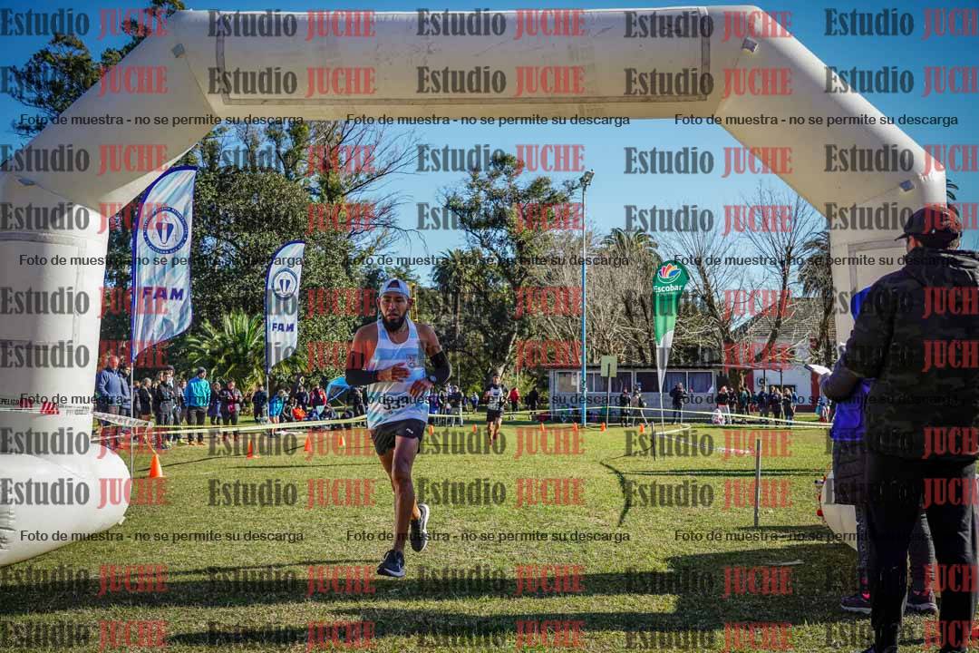Fotos de la llegada del cross de 4000 m - varones