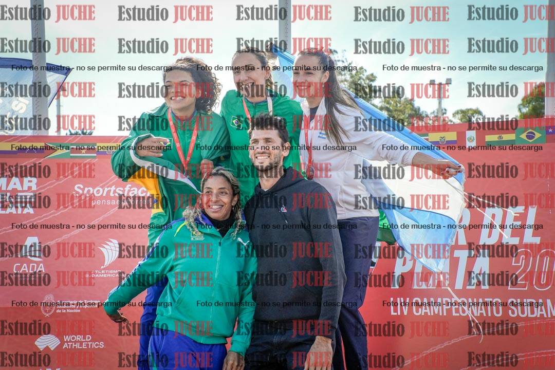 Fotos de algunos extras y podios del día 3