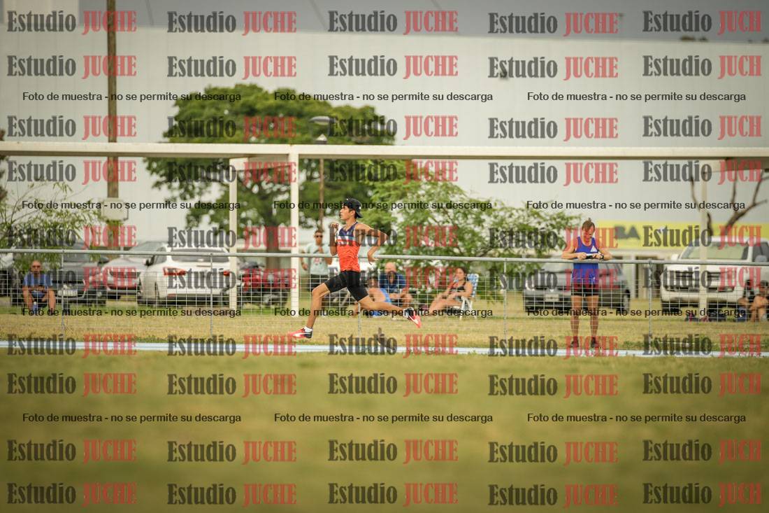 Fotos de los 300 m llanos de varones