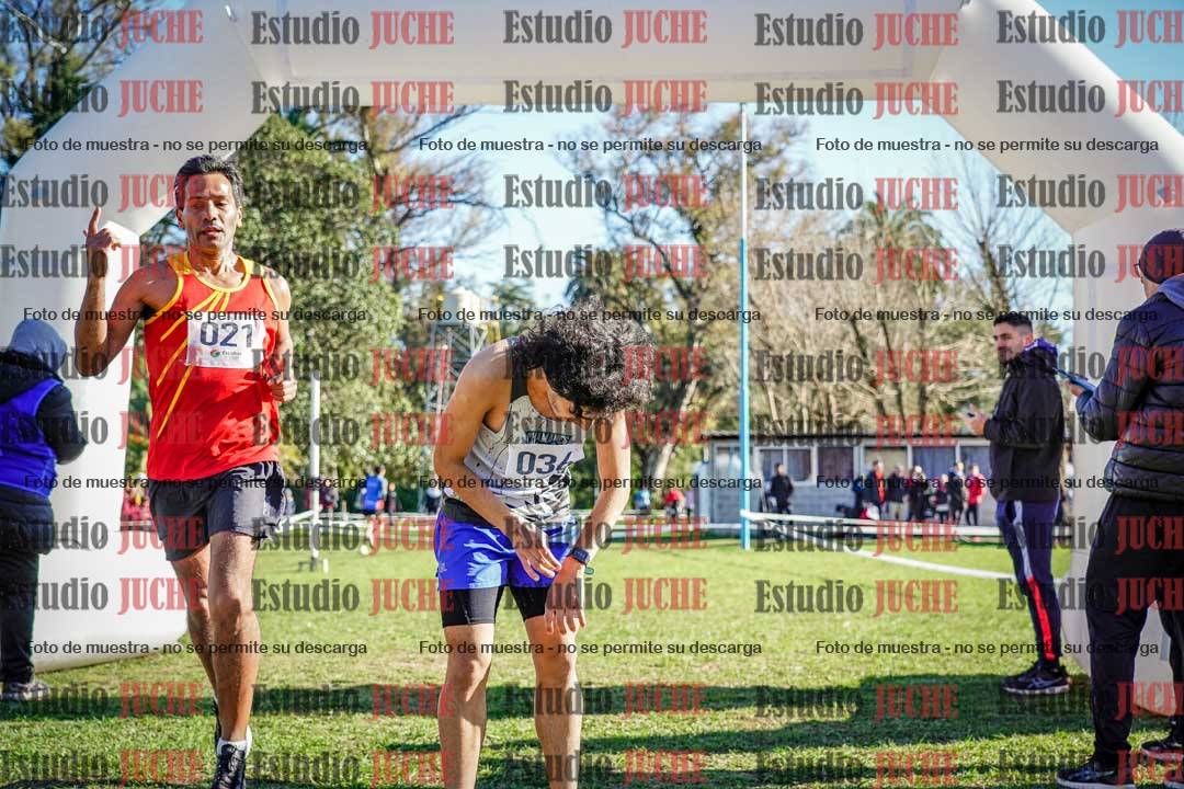 Fotos de la llegada del cross de 4000 m - varones