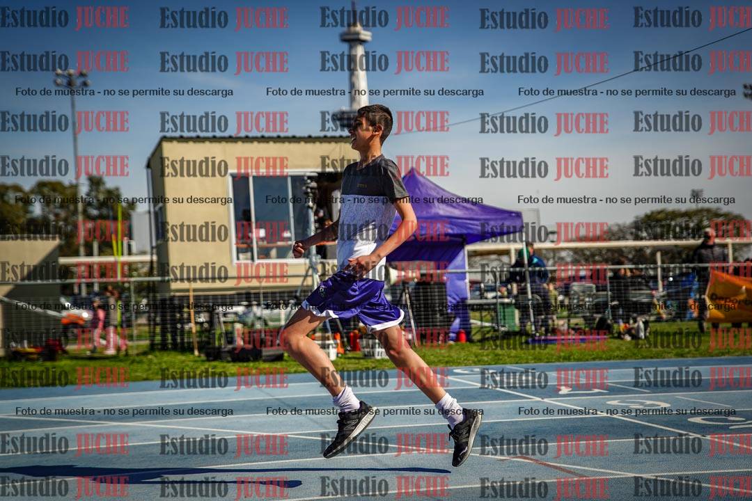Fotos de los 100 m llanos de varones - U17