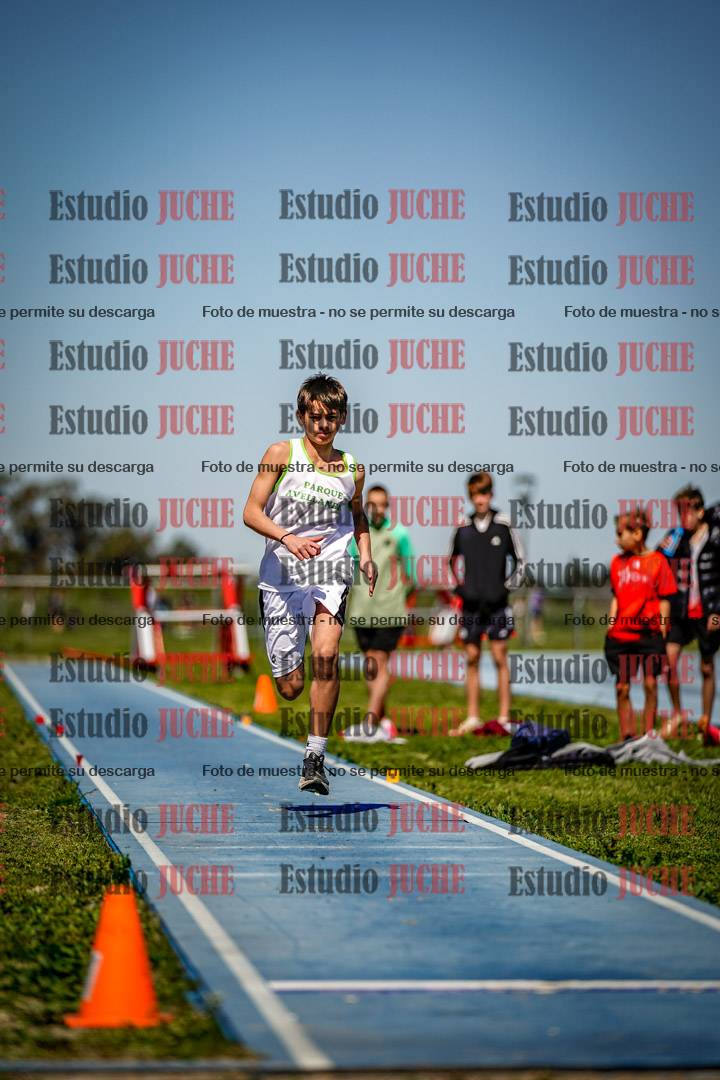 Fotos del salto en largo de varones - U15