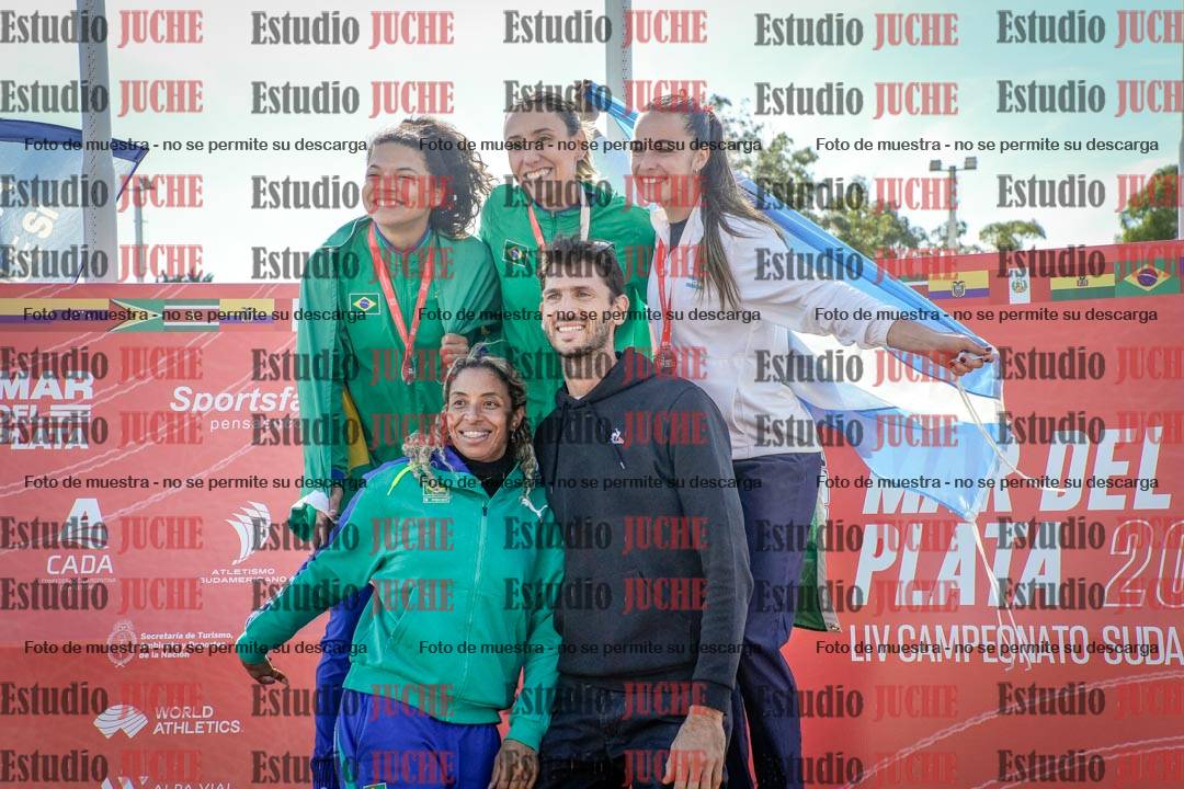 Fotos de algunos extras y podios del día 3