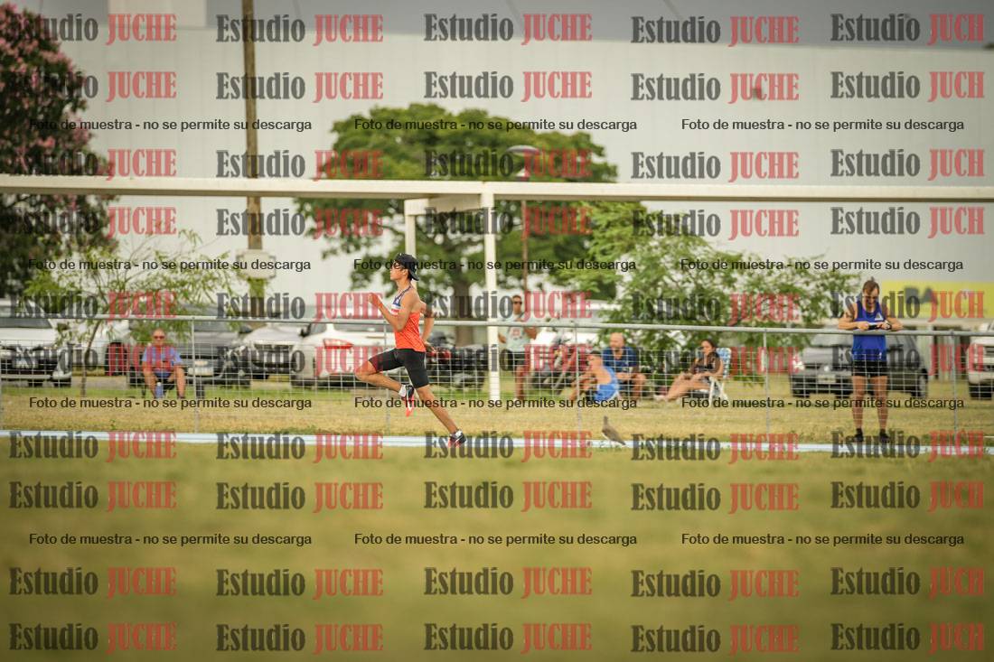 Fotos de los 300 m llanos de varones