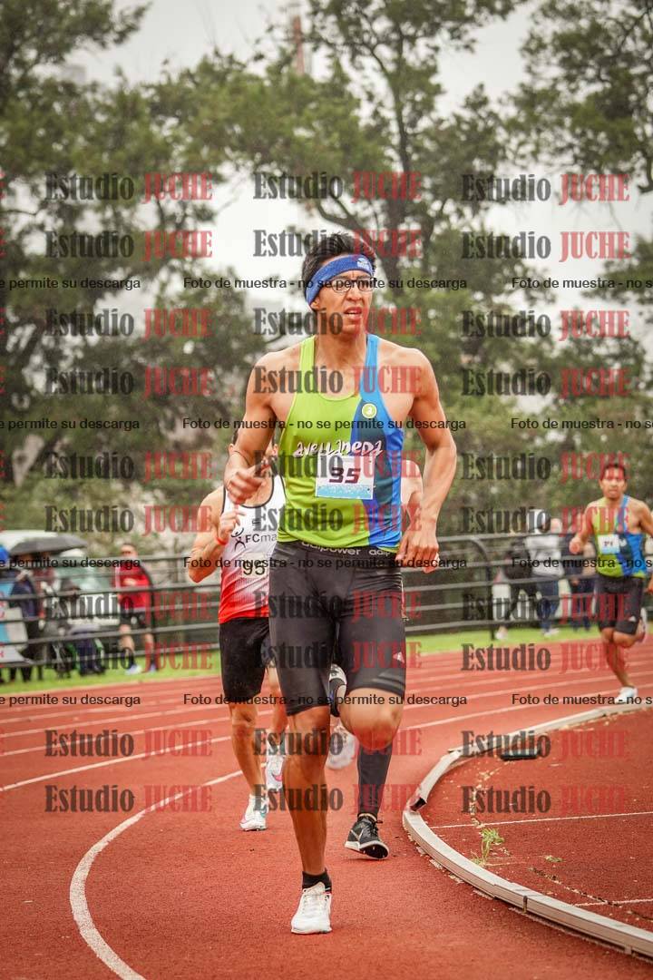 Fotos de los 800 m llanos de varones