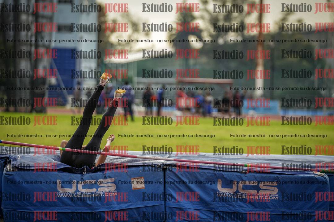 Fotos del salto en alto de mujeres