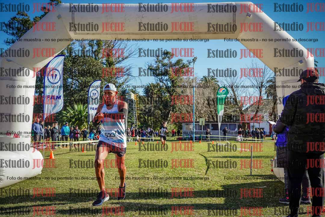 Fotos de la llegada del cross de 4000 m - varones