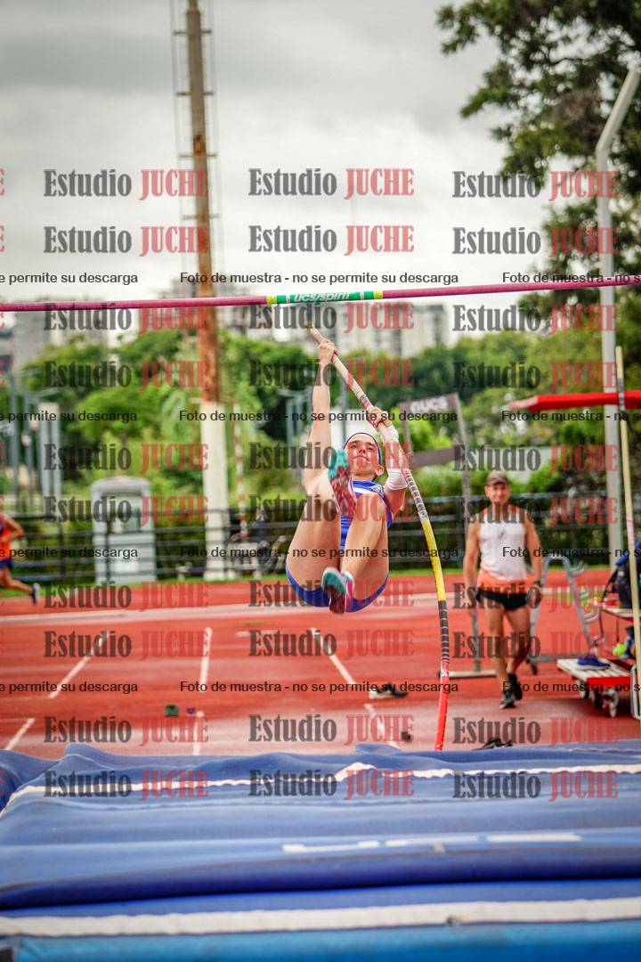 Fotos del salto con garrocha de mujeres y varones