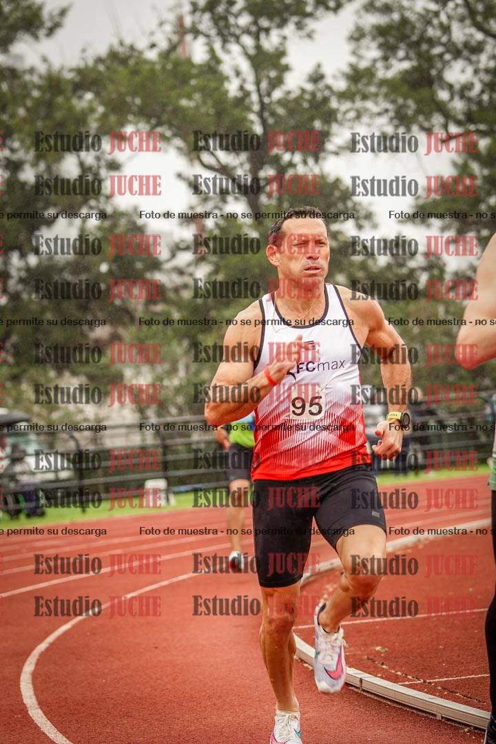 Fotos de los 800 m llanos de varones