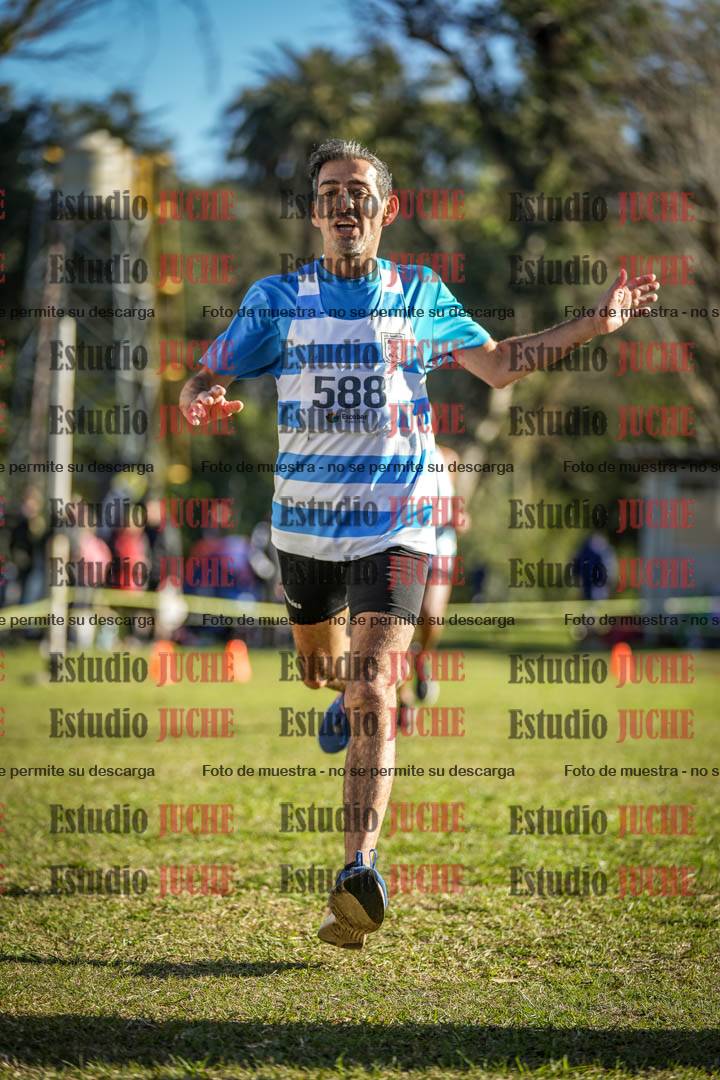Fotos de la llegada del cross de 4000 m - varones
