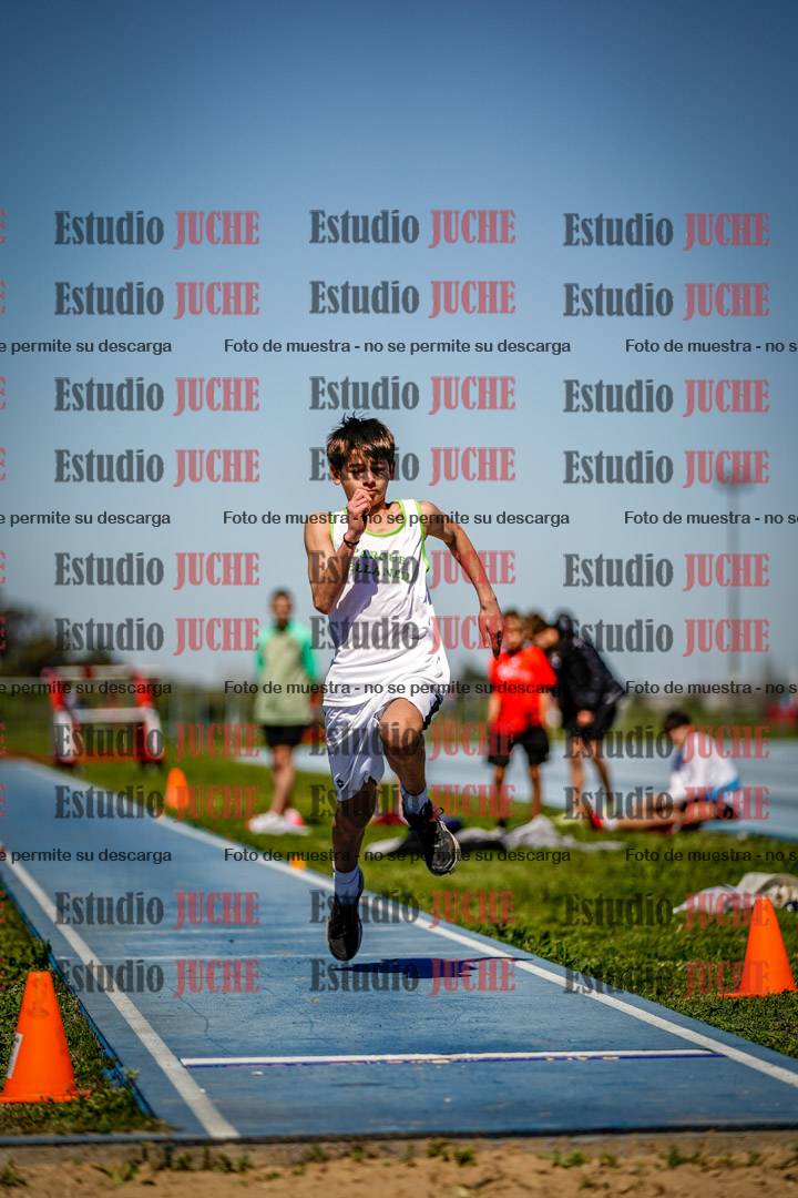 Fotos del salto en largo de varones - U15