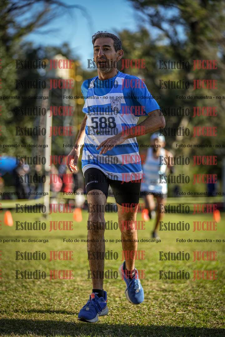 Fotos de la llegada del cross de 4000 m - varones