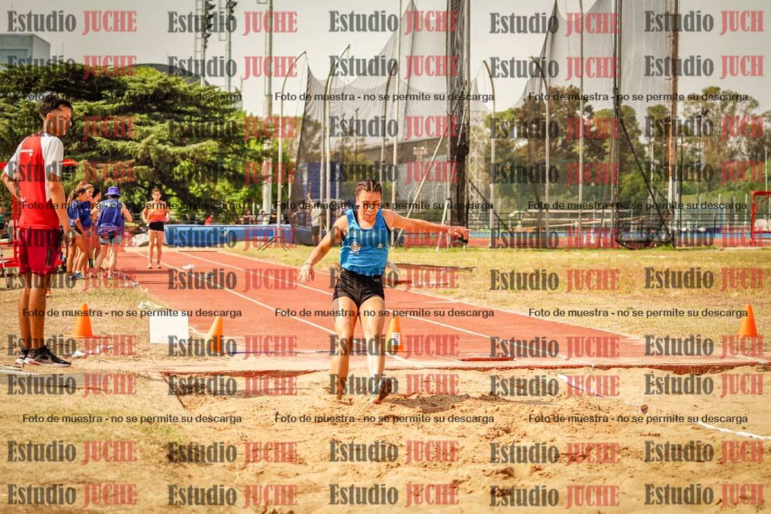 Fotos del salto en largo de mujeres