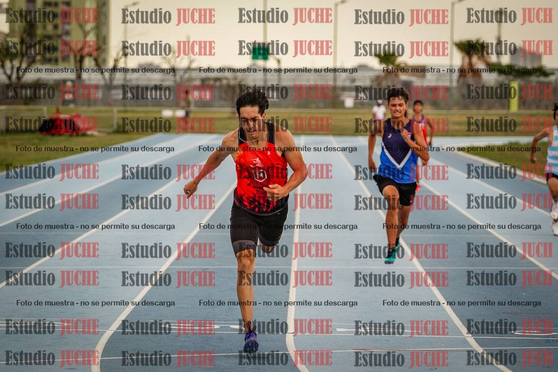 Fotos de los 300 m llanos de varones