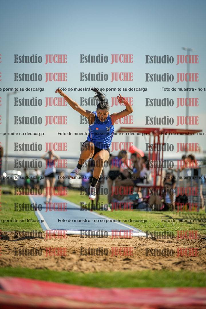 Fotos del salto en largo de mujeres - mayores