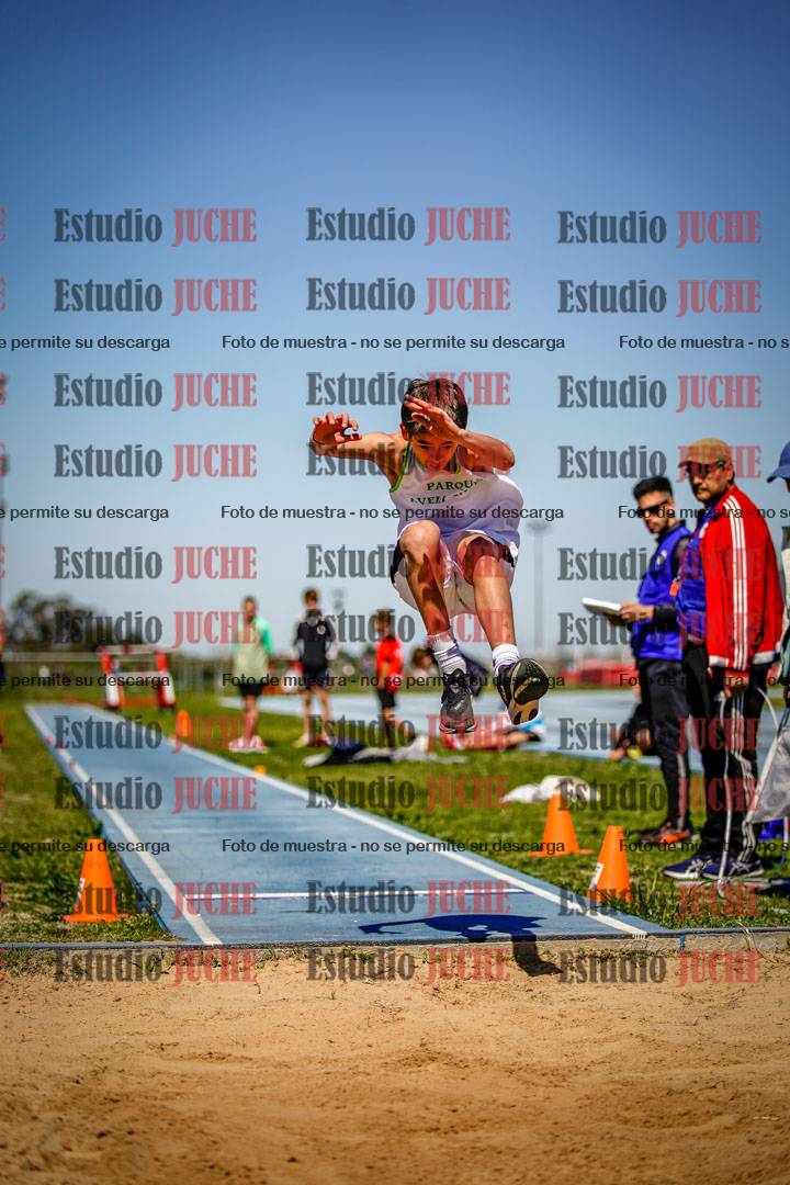 Fotos del salto en largo de varones - U15