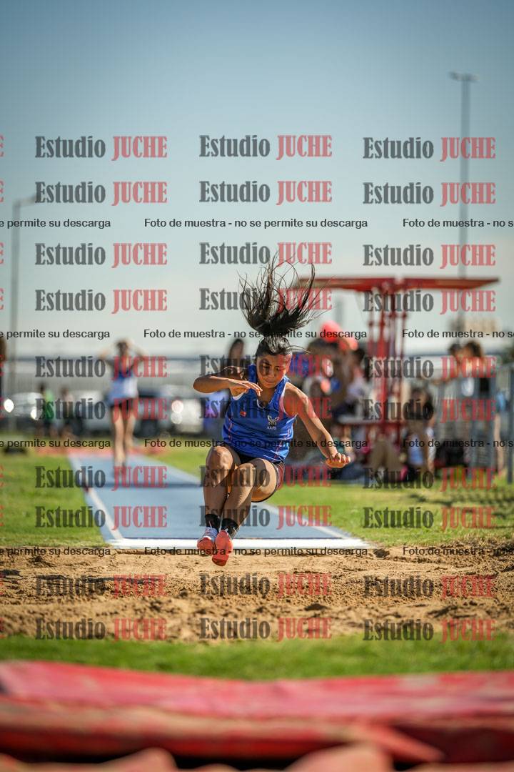 Fotos del salto en largo de mujeres - mayores