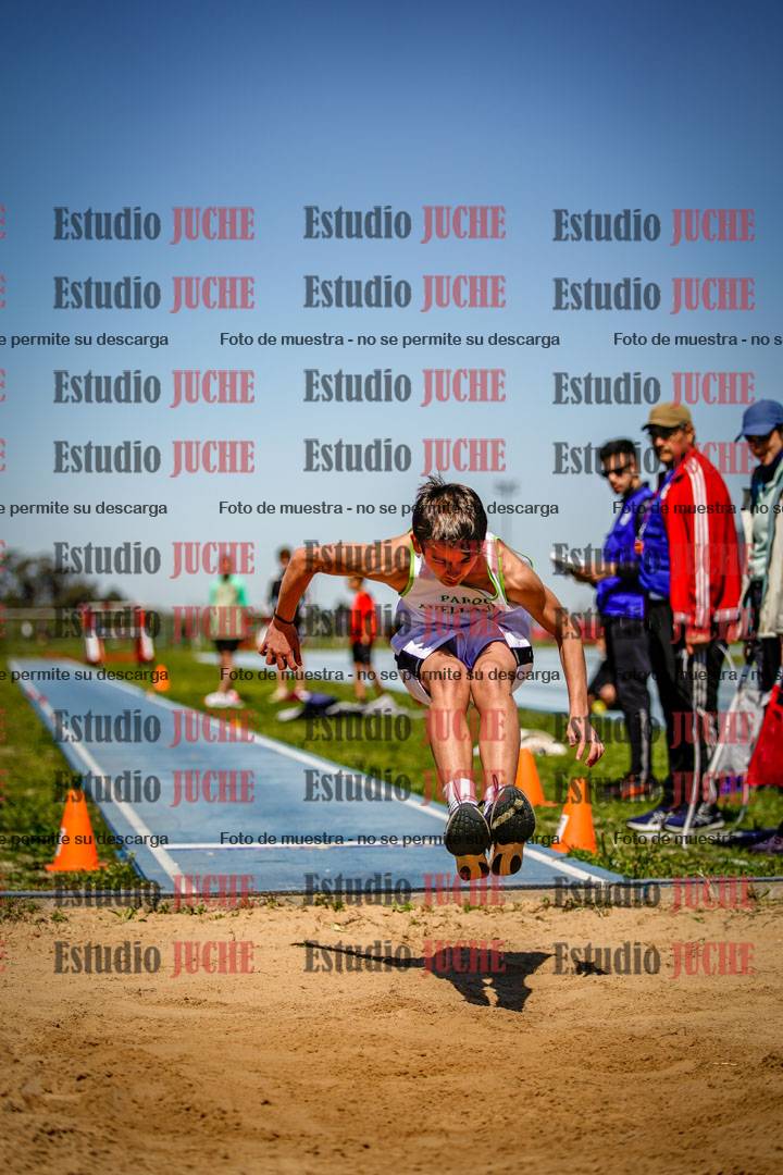 Fotos del salto en largo de varones - U15