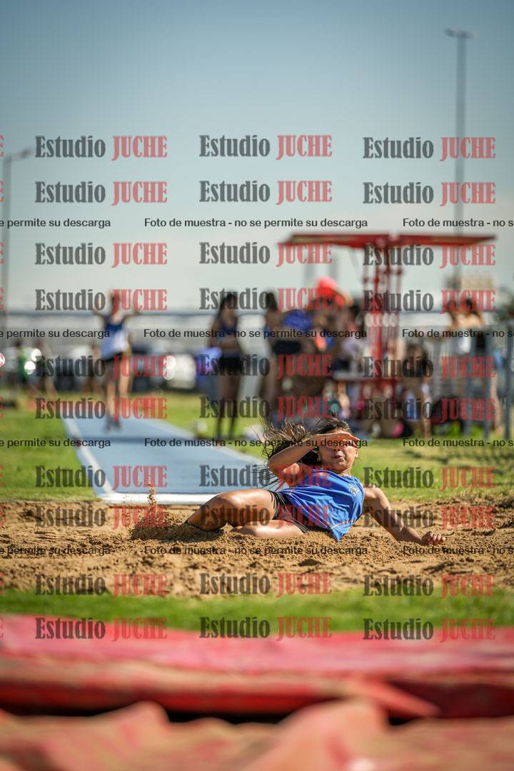 Fotos del salto en largo de mujeres - mayores