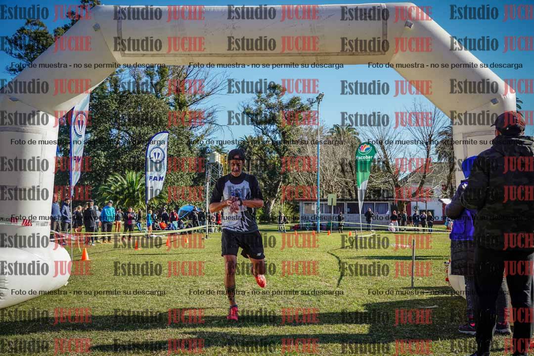 Fotos de la llegada del cross de 4000 m - varones
