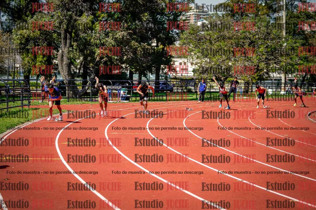 Fotos de los 200 m llanos de varones
