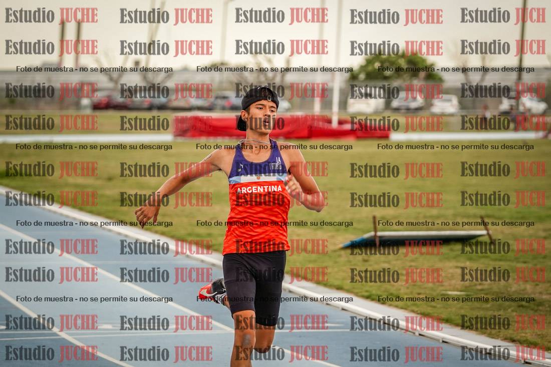 Fotos de los 300 m llanos de varones
