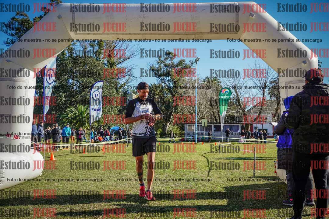 Fotos de la llegada del cross de 4000 m - varones