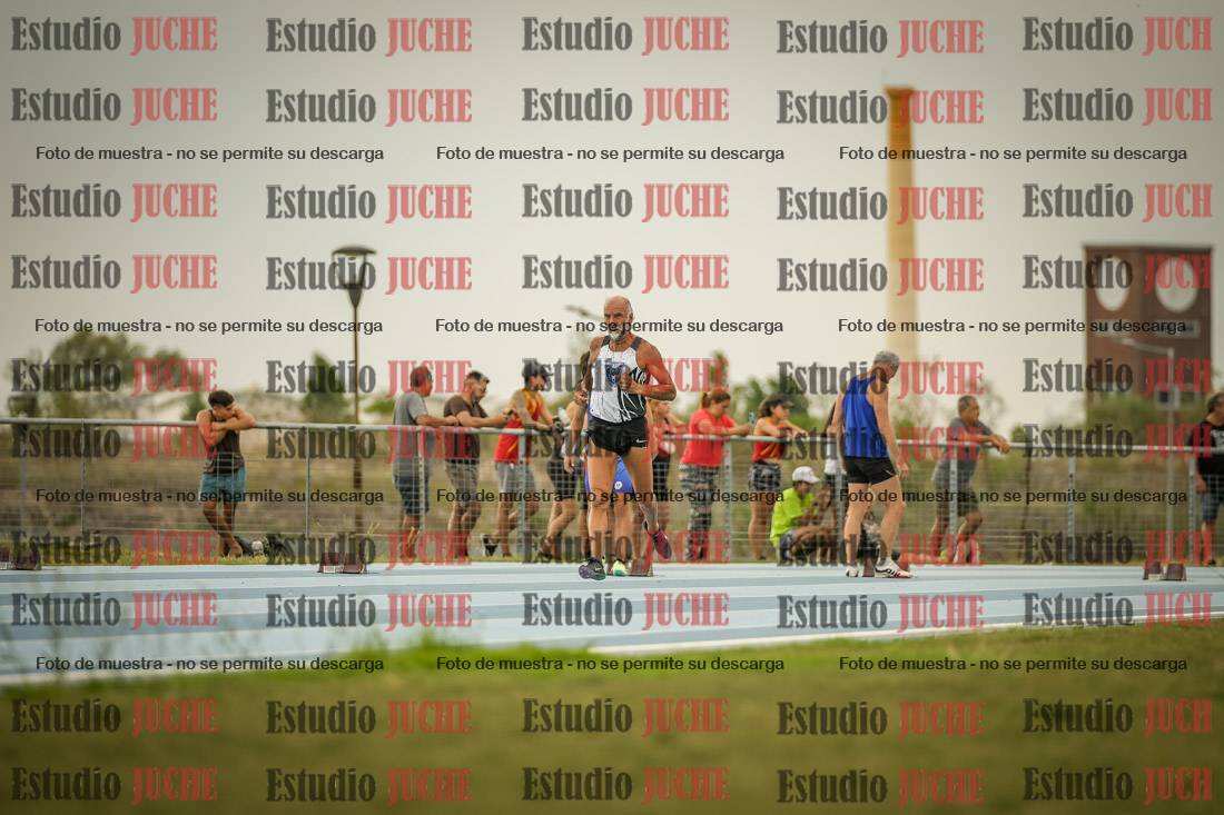 Fotos de los 300 m llanos de varones