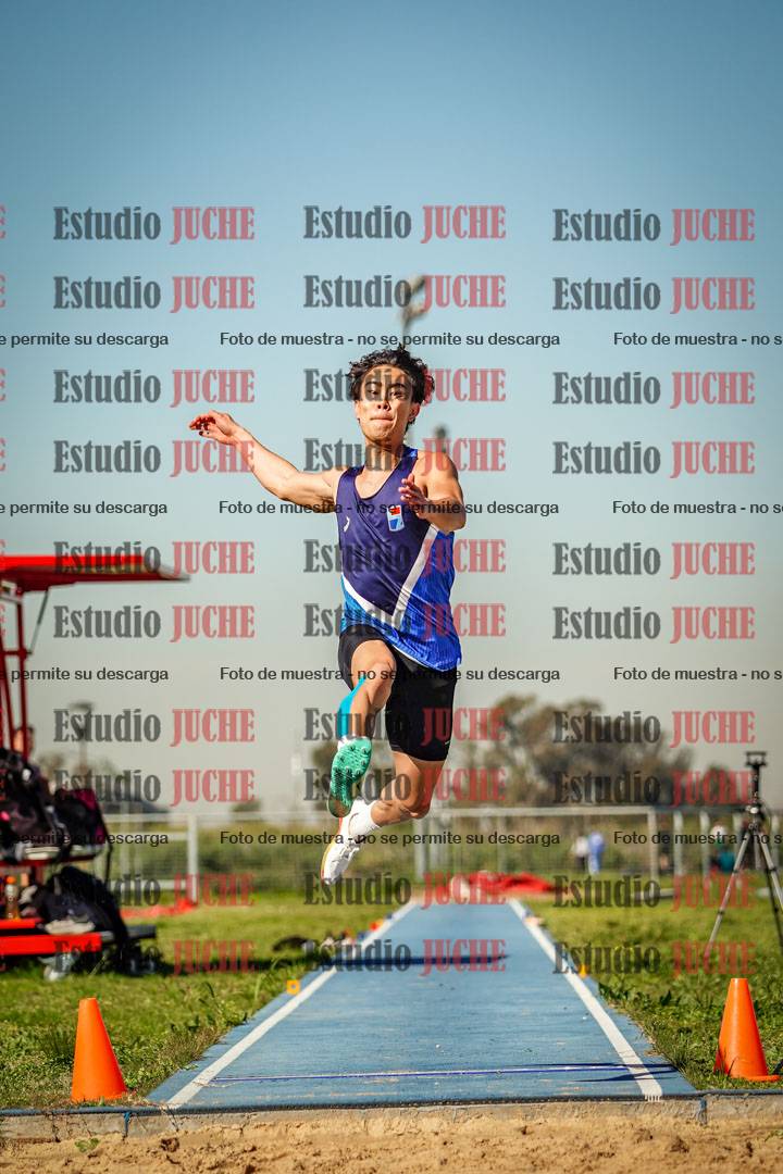 Fotos del salto en largo de varones