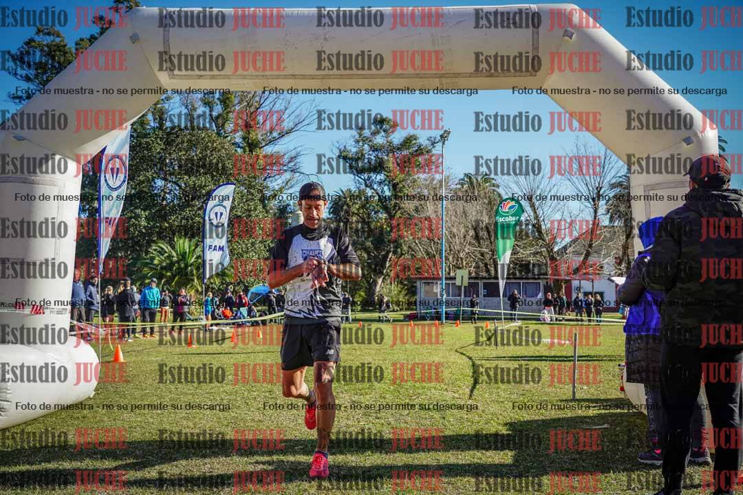 Fotos de la llegada del cross de 4000 m - varones