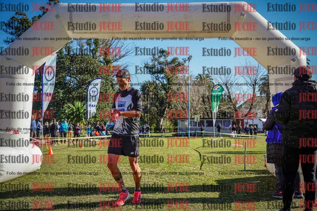 Fotos de la llegada del cross de 4000 m - varones