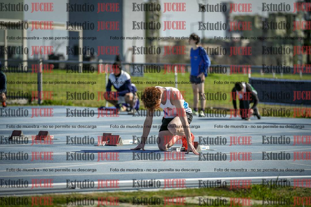 Fotos de los 100 m llanos de varones - U17