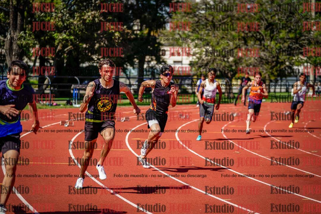 Fotos de los 200 m llanos de varones