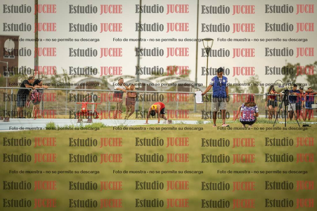 Fotos de los 300 m llanos de varones