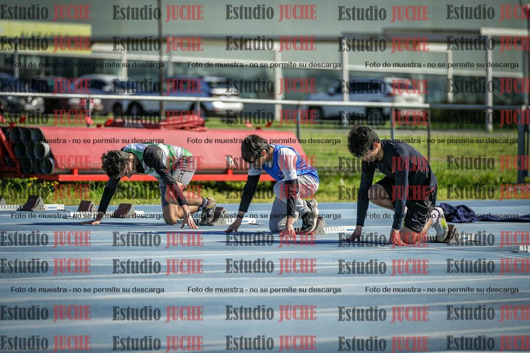 Fotos de los 100 m llanos de varones - U17