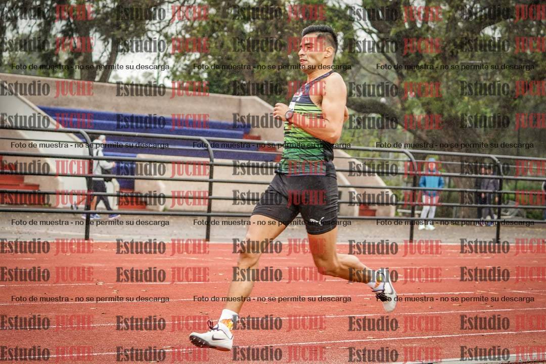 Fotos de los 800 m llanos de varones