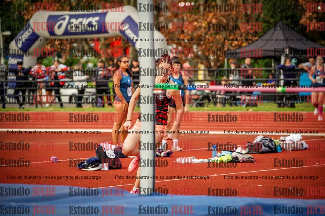 Fotos del salto en alto de mujeres