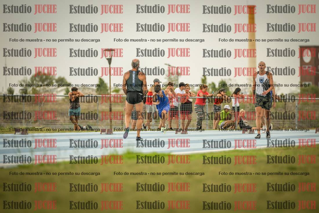 Fotos de los 300 m llanos de varones